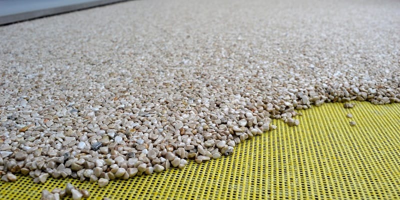 Die Auswahl des richtigen Bindemittels für qualitativ hochwertige Steinteppich-Bodenbeläge